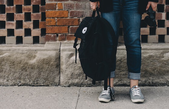 Hellenic Competition Commission imposes fines totalling 453,573 EUR for resale price maintenance on three undertakings active in the import / manufacturing, wholesale and retail sale of school bags following a settlement procedure*